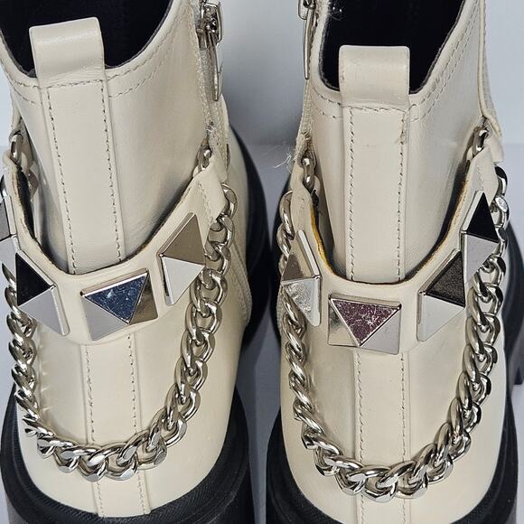 Marc Fisher Genuine Leather Waty Chelsea Ankle Boot Ivory Size 8.5 Lug Sole Stud - Picture 5 of 8